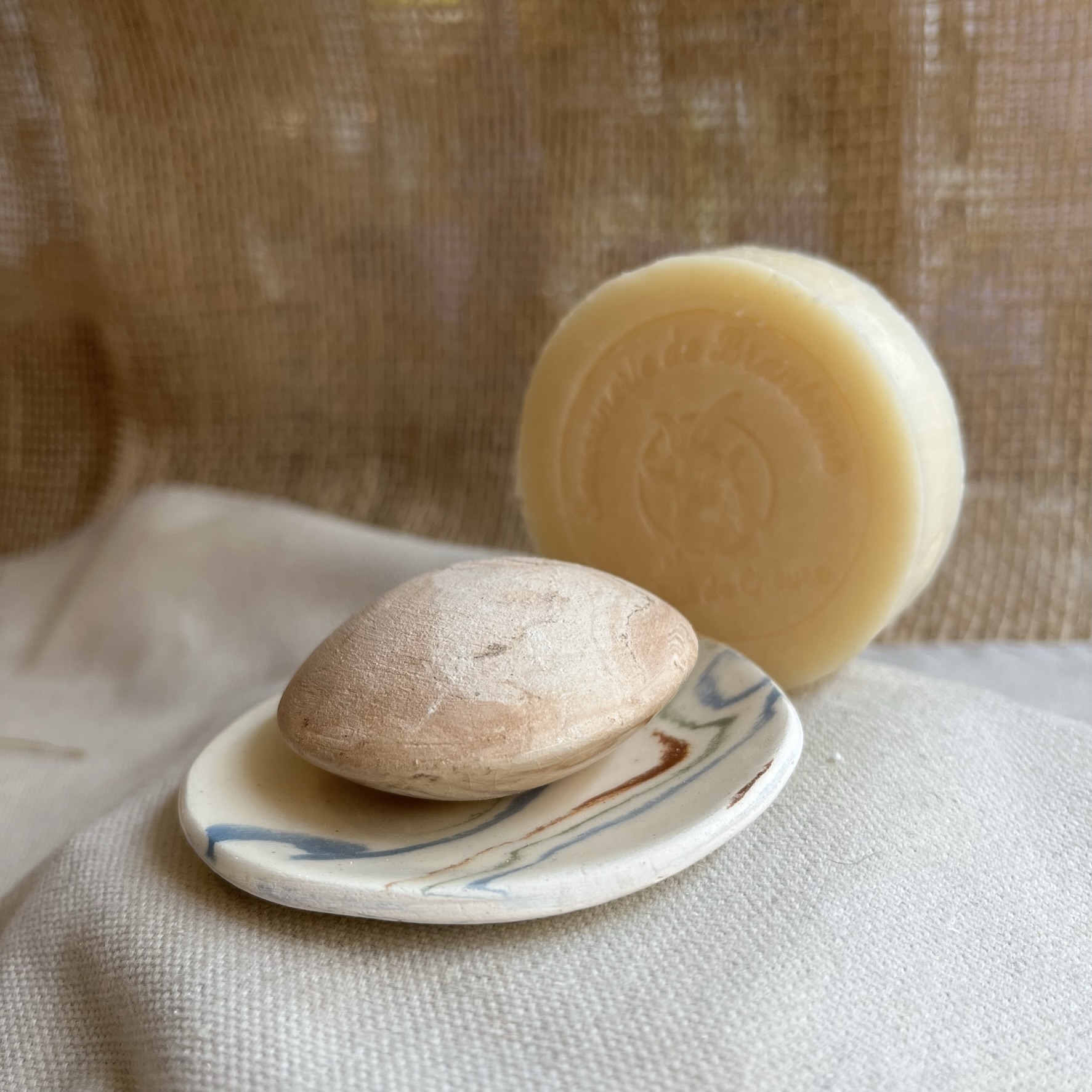 Pierre visage - Exfoliante et massante – Image 2