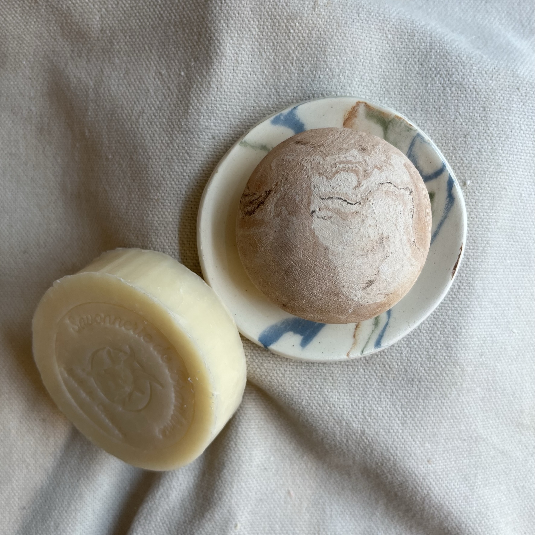 Pierre visage - Exfoliante et massante – Image 3