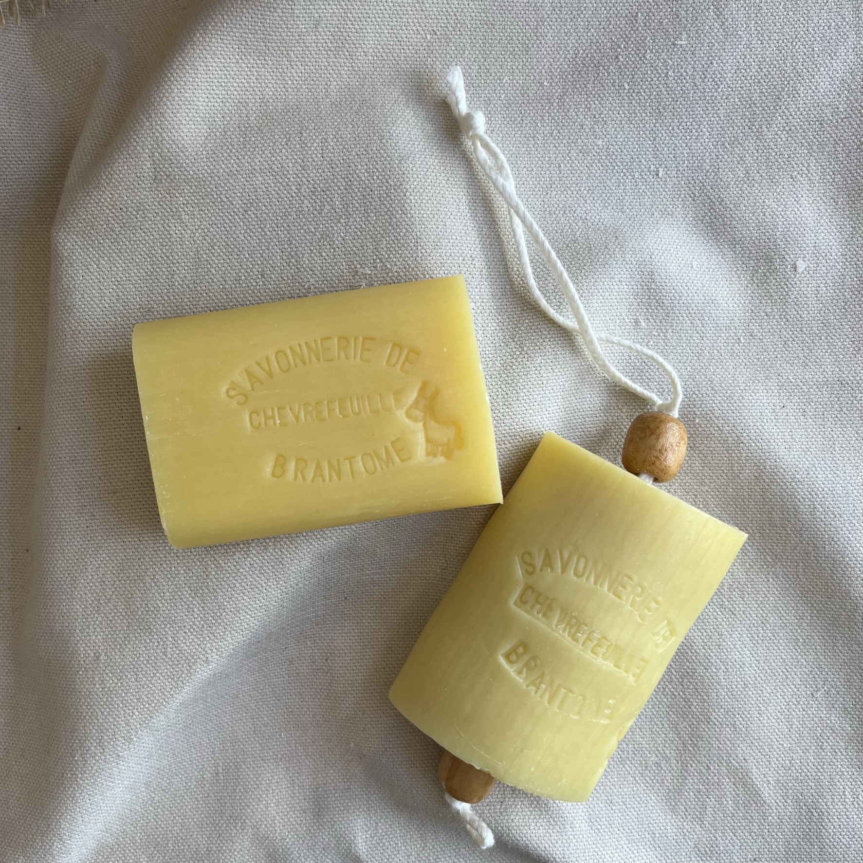 Savon lait d'ânesse - Chevrefeuille – Image 3