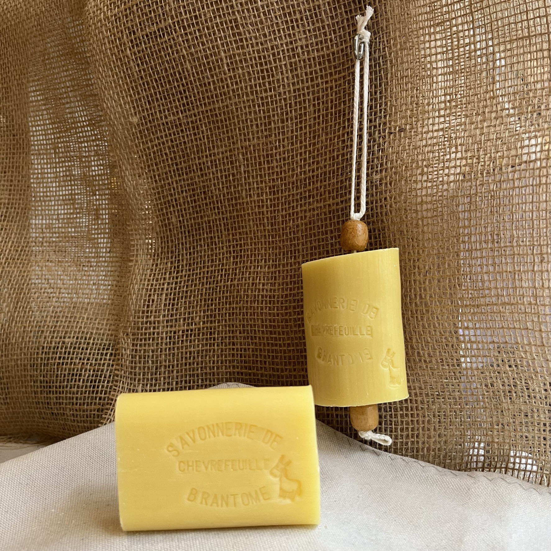 Savon lait d'ânesse - Chevrefeuille – Image 4