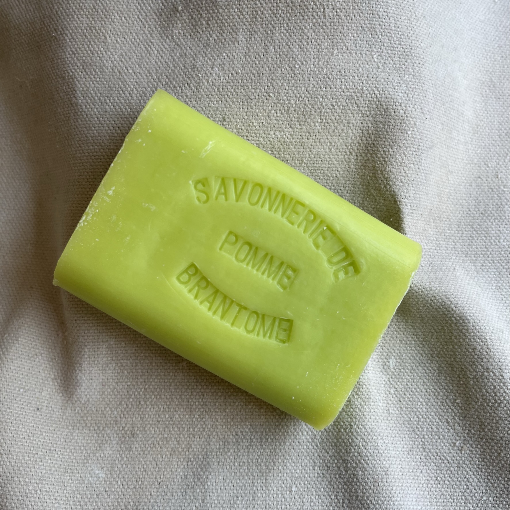 Savon traditionnel - Pomme – Image 4