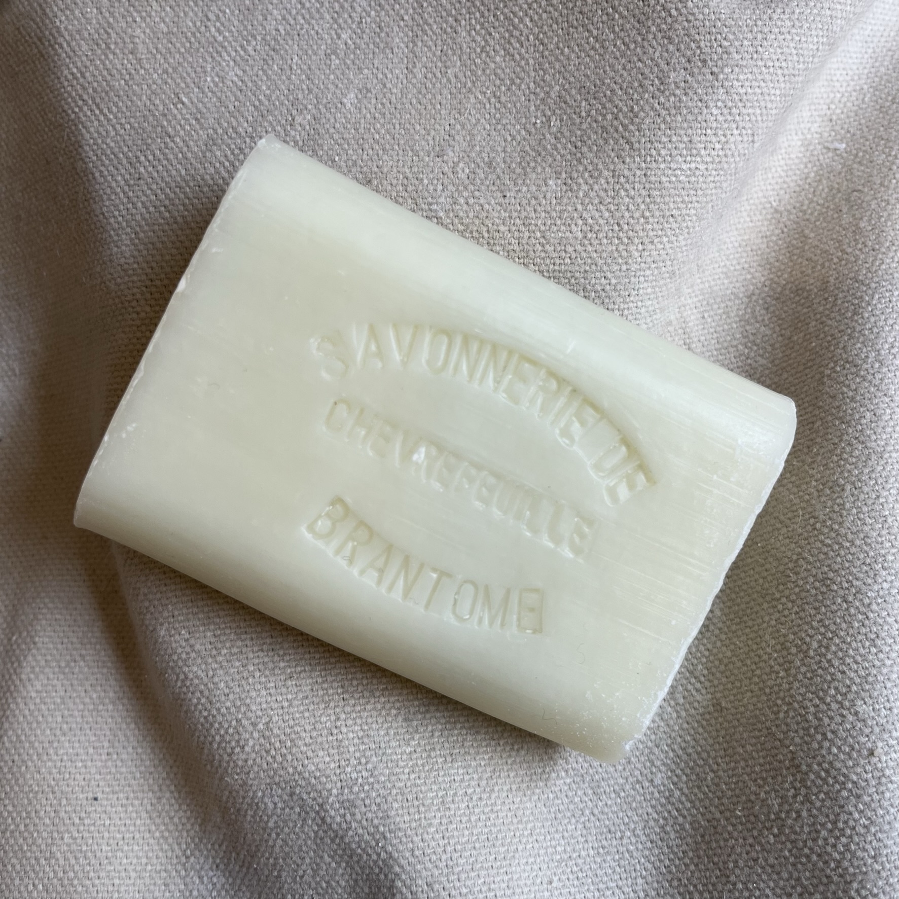 Savon traditionnel - Chevrefeuille – Image 4